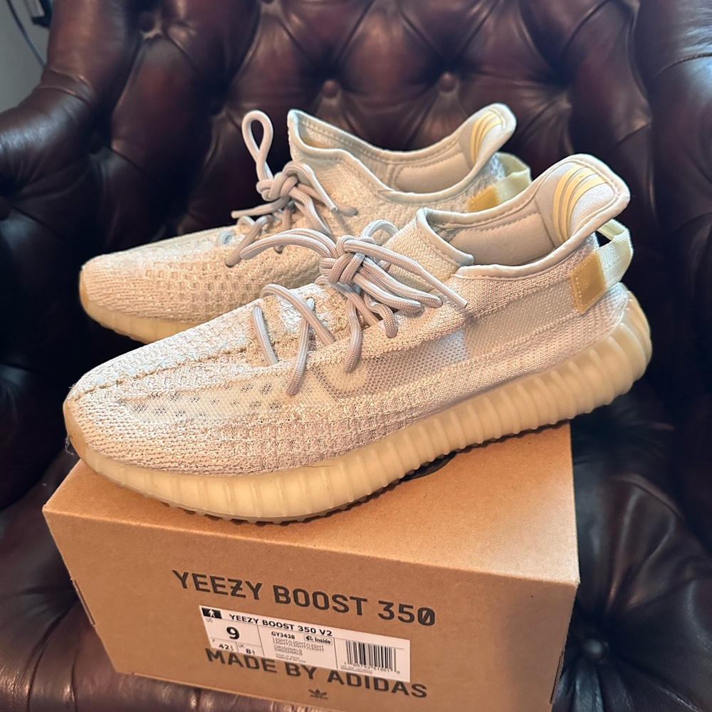 Adidas Yeezy Boost 350 V2 Light Sneakers